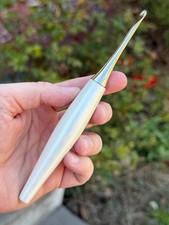 Furls Odyssey White  Nickel Crochet Hook - F - 3.75mm discontinued 