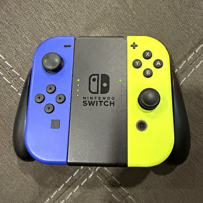 Nintendo Switch Joy-Con Pair Set Blue Yellow OEM w/ Grip & Wrist Straps Tested