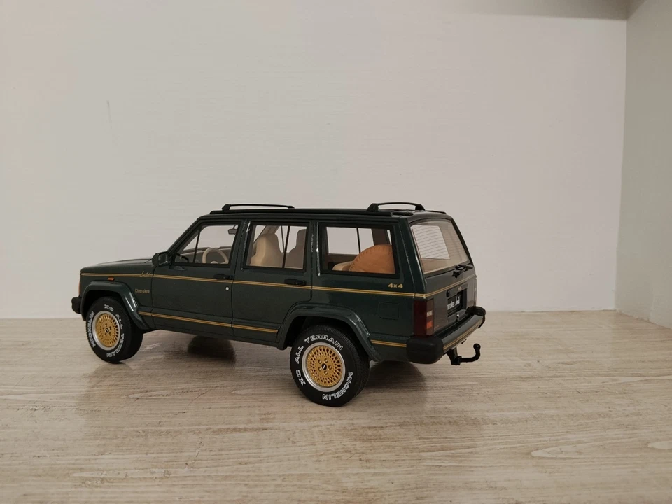 Attelage Pour Jeep Cherokee limited 1/18 Ottomobile - Photo 2/4