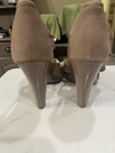 MICHAEL KORS BERKLEY T - STRAP ZIPPER BEIGE SUEDE SANDALS SIZE 9 GREAT CON — photo 2