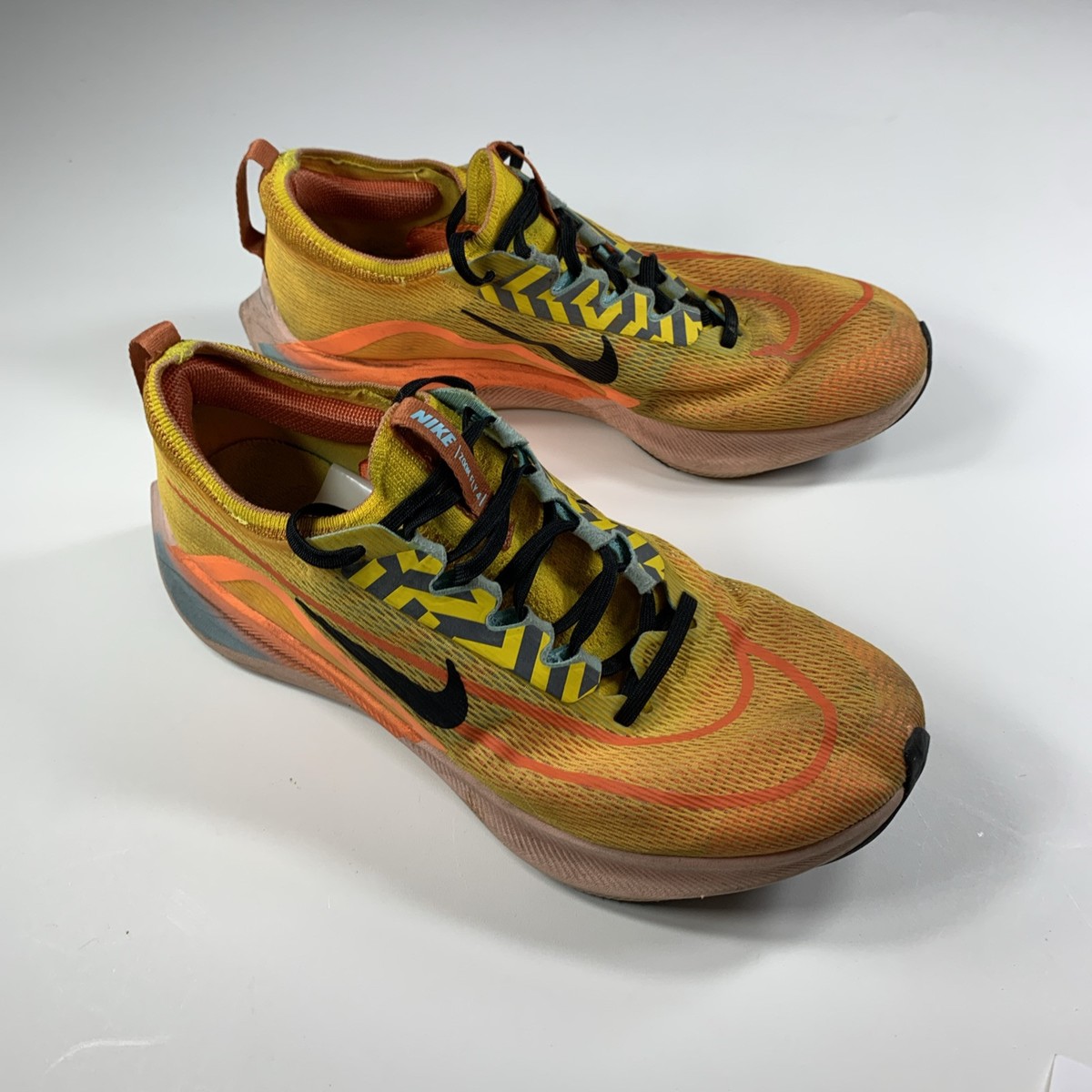 zoom fly yellow