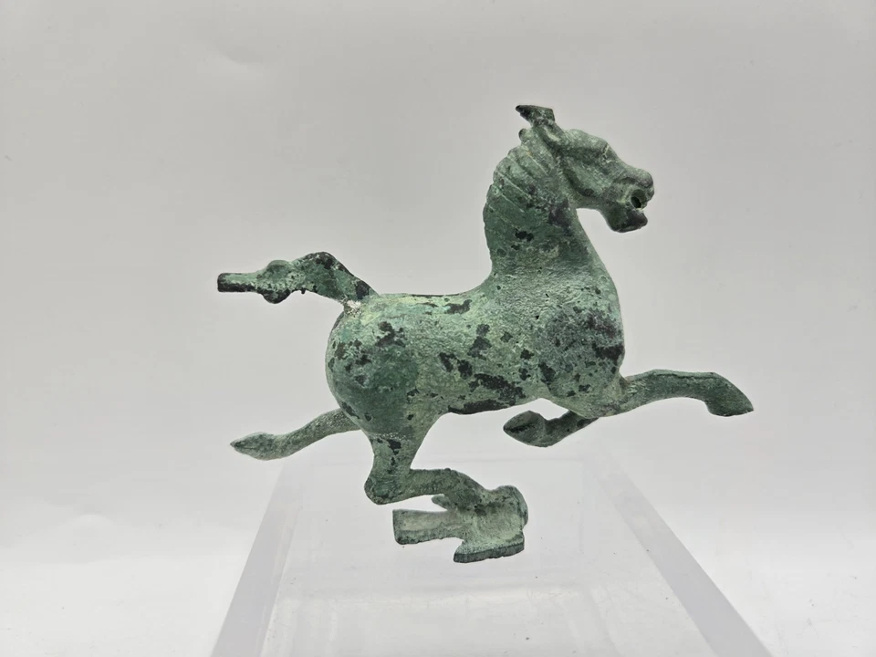 De Colección Hierro "El Caballo Volador de Gansu" Pisando Golondrina Dinastía Han 4" Largo Foto 2 de 4