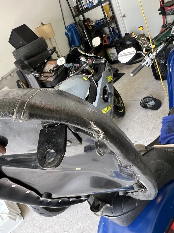 Assento Roland Sands Design 01-17 Triumph Bonneville/T100/SE, Thruxton, Scrambler - Imagem 4 de 4