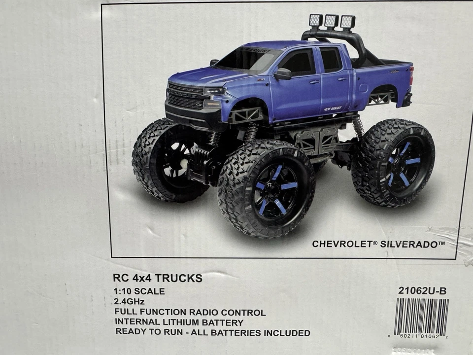 Nuevo camión de control remoto brillante (RC) 4x4 de metal pesado Chevrolet Silverado Foto 2 de 4