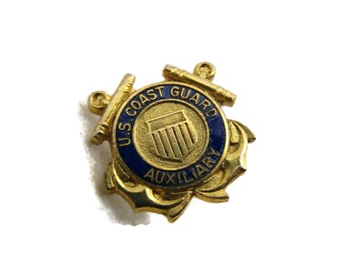 Vintage US Coast Guard Auxiliary Pin Badge Gold Tone Insignia