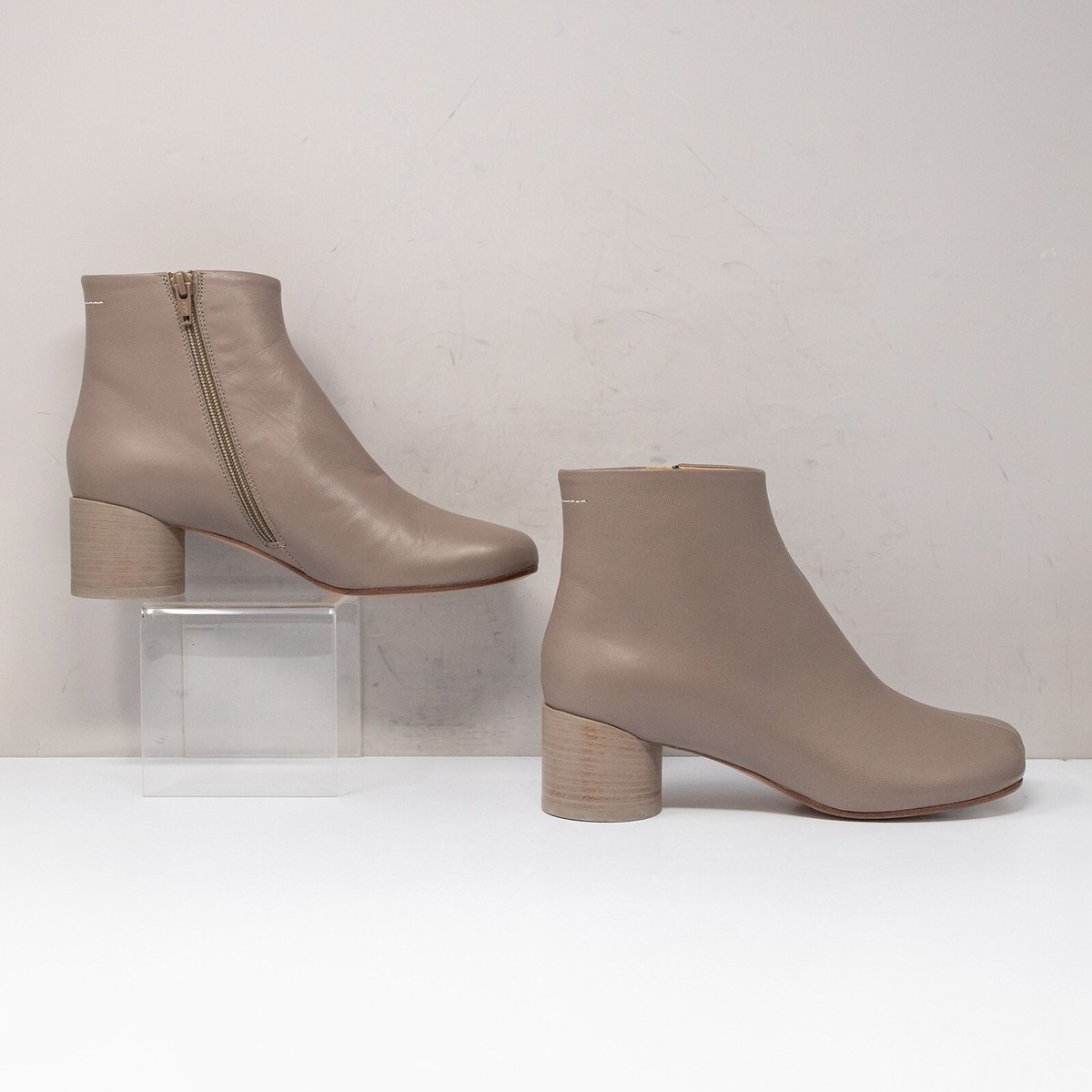 16日9時迄❣️MM6 Maison margiela BOOTS 39 MM6 Maison Margiela Taupe Leather Anatomic Stitch-Out Boots, Size