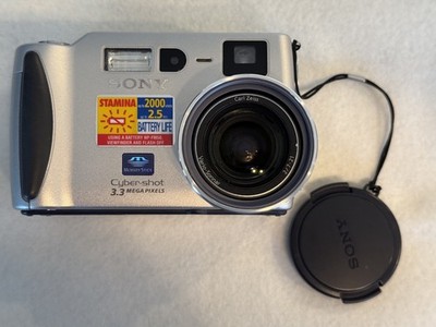 Sony Cyber-Shot DSC-S70 3.3MP, 6x Digital Zoom Battery Charger