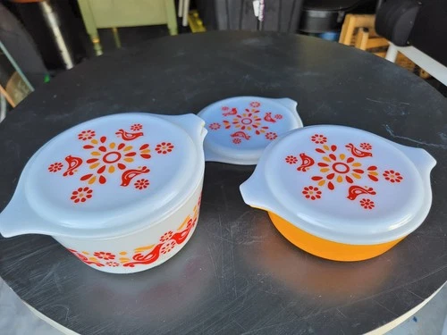 Vintage Pyrex, Friendship Casserole Set 473, 471 w/ Lids