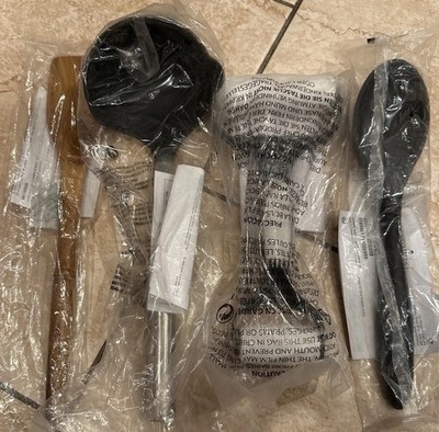 Pampered Chef Assorted Kitchen Utensils And Tools