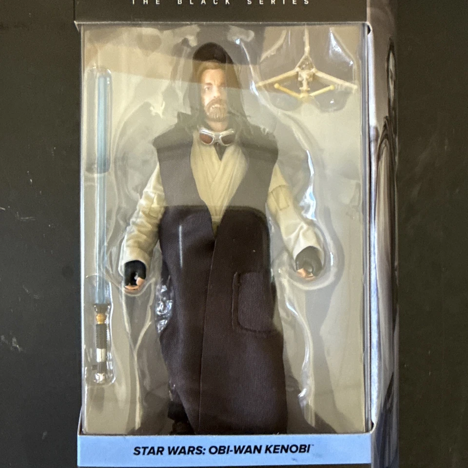 Figura de acción exclusiva de Obi-Wan Kenobi serie negra de Star Wars: Obi-Wan Kenobi Foto 2 de 4