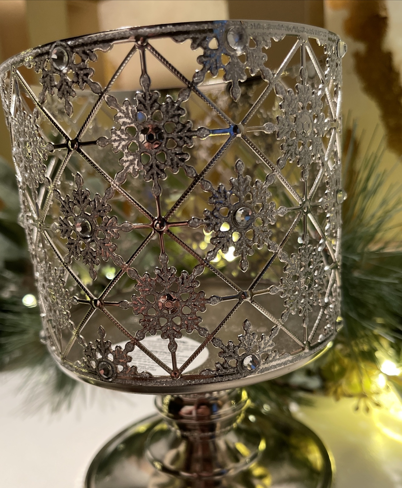 Bath & Body Works GEO Glitter SNOWFLAKE PEDESTAL 3-Wick Candle Holder "2022"