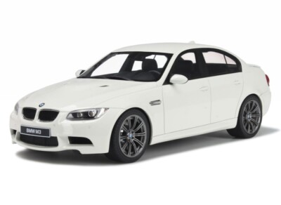 1/18 京商 BMW 330i E90 ホワイト 1/18 京商 BMW 330i E90 ホワイト 1/18 KYOSHO BMW E90 330i WHITE