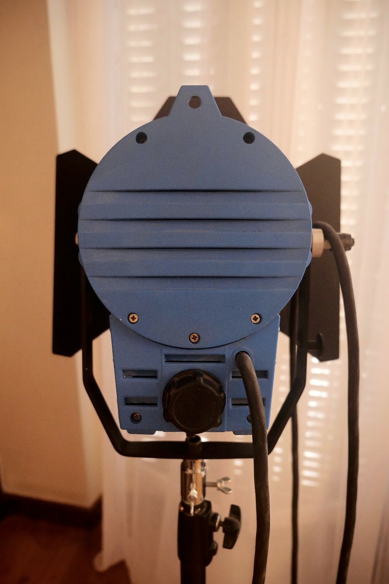 Projecteur Cinéma Fresnel 1000W Type Arri éclairage Continu Occasion