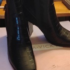 Lisa Vicky Black Croc-Embossed Faux Leather A...