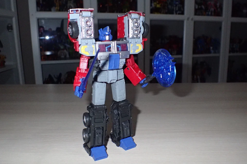 Transformers Generations Legacy G2 Universe Laser Optimus Prime - Imagen 2 de 4