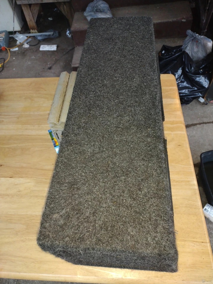 Speaker Box 2 10-in Kicker Competition Speakers And A Splash Neon Series 400w... - Image 2 of 4