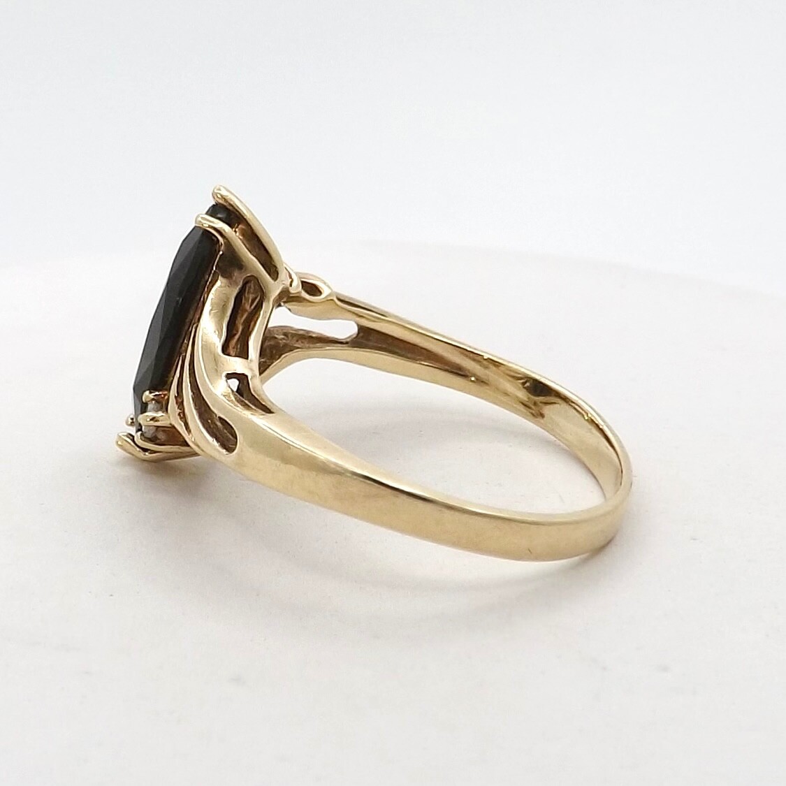 Gift from New York ピアス オニキス 10k YG Gift from New York ピアス オニキス 10k YG
