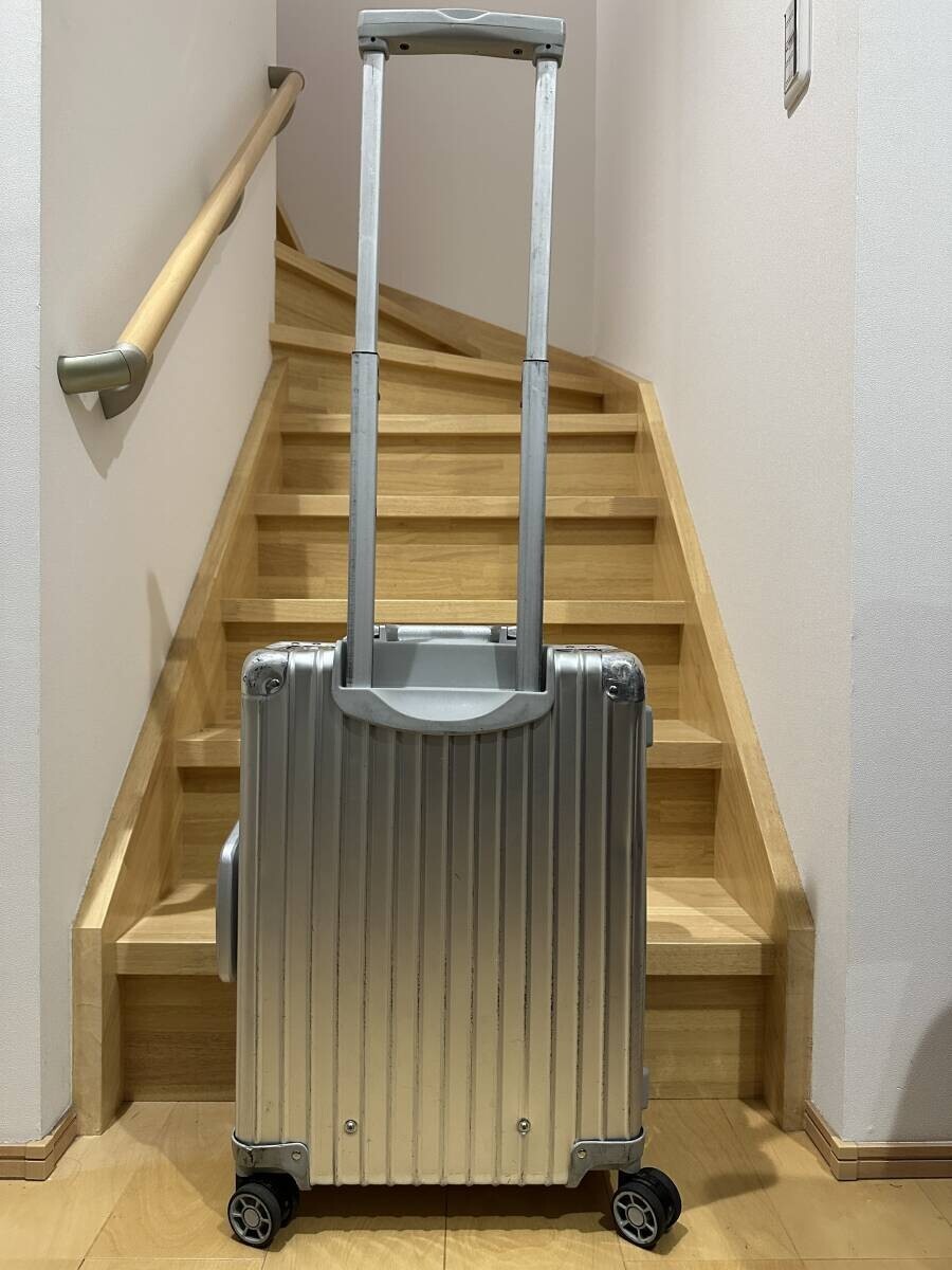 RIMOWA リモワ UNITED ARROWS キャリーバッグ RIMOWA × UNITED ARROWS Classic Flight 35L Carry-On 4-Wheel Silver