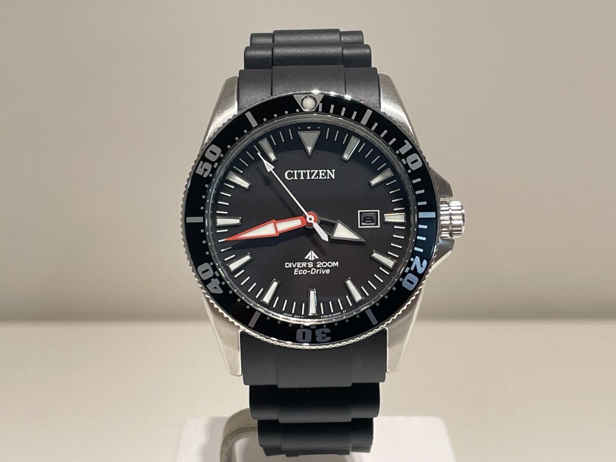 NOS DIVER 200M MEN'S QUARTZ WATCH NOS DIVER 200M MEN'S QUARTZ WATCH