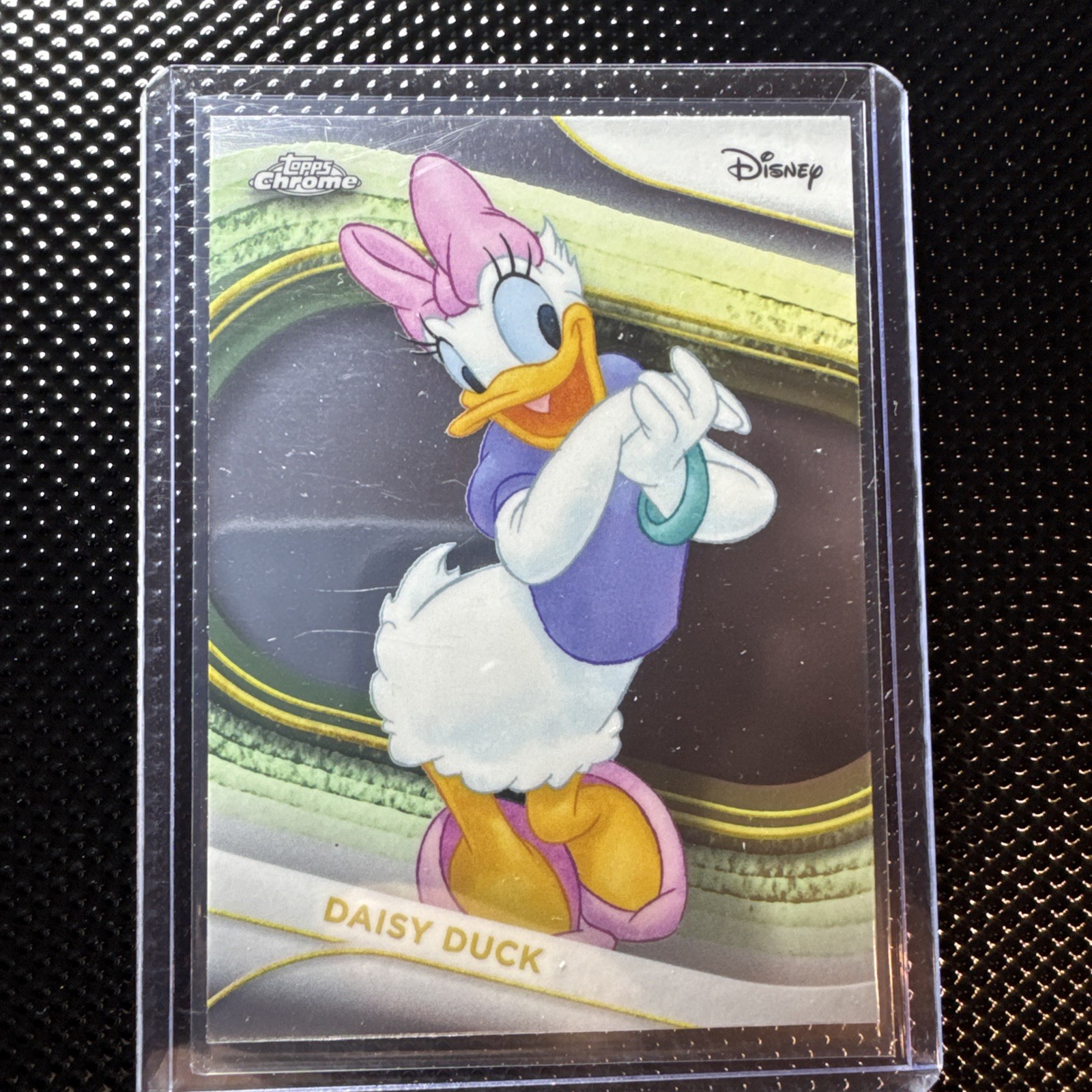 Daisy Duck 2025 Topps Chrome Disney #40 Yellow Refractor /275