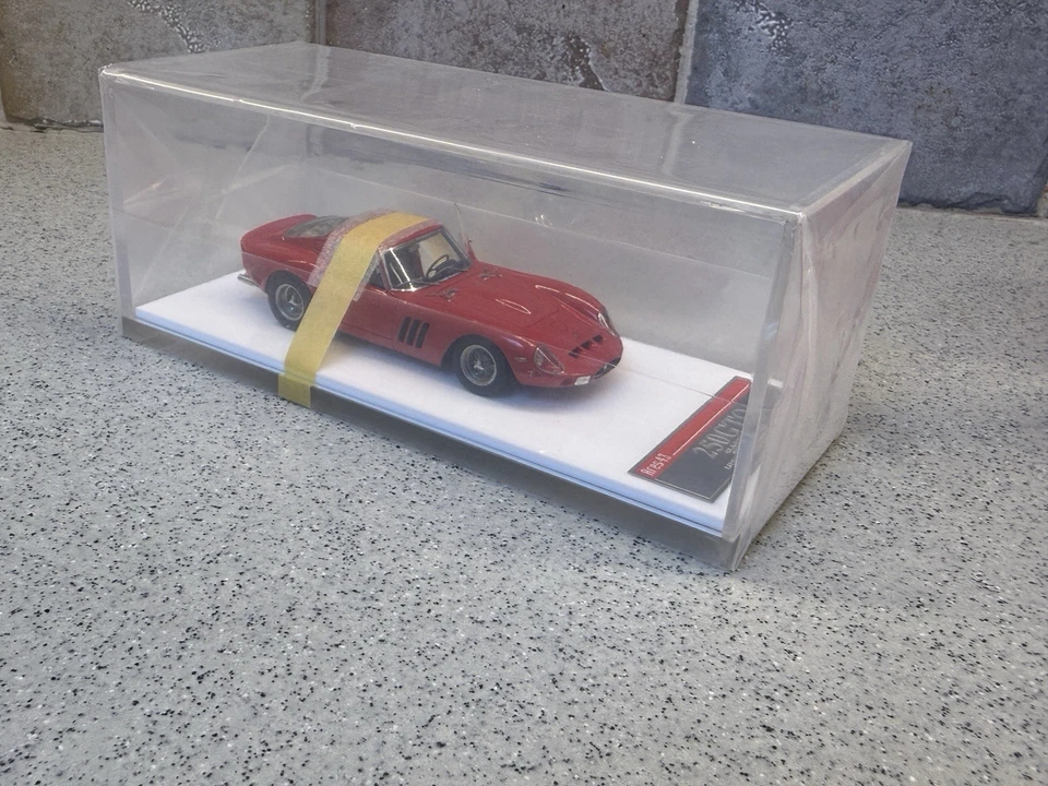 SCM 1:43 CM702A CLASSIC 250GTO. Versión puerta abierta con figura, equipaje. Raro Foto 3 de 4