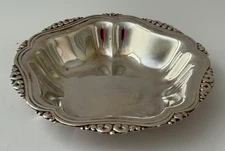 Oneida Silver Plate Round Scalloped Scroll Rim Candy Tidbit Bowl Vintage
