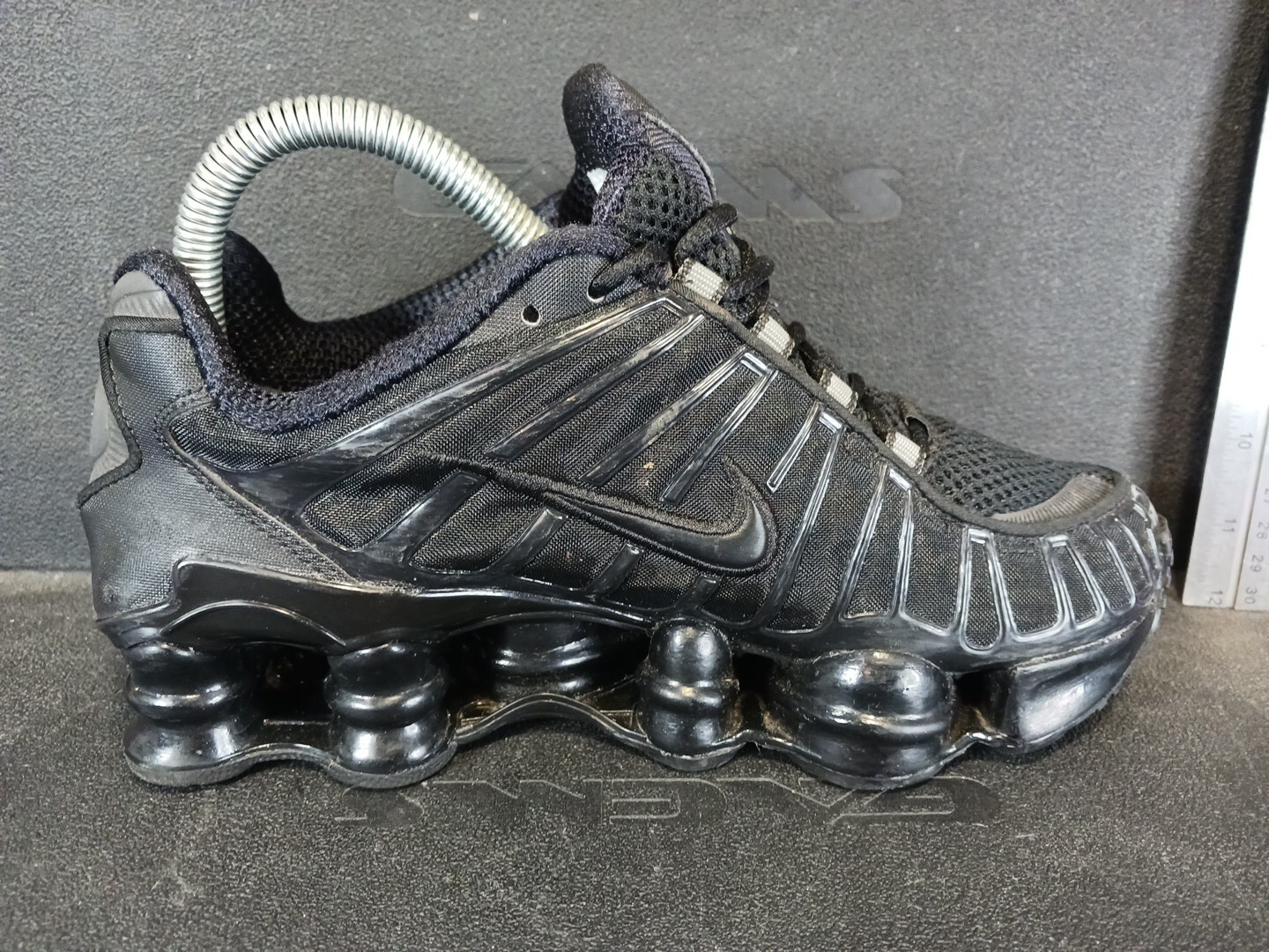 NIKE SHOX TL Triple Black (RARE) US sz. 4 (BV1127-001) PRE-OWNED image 9