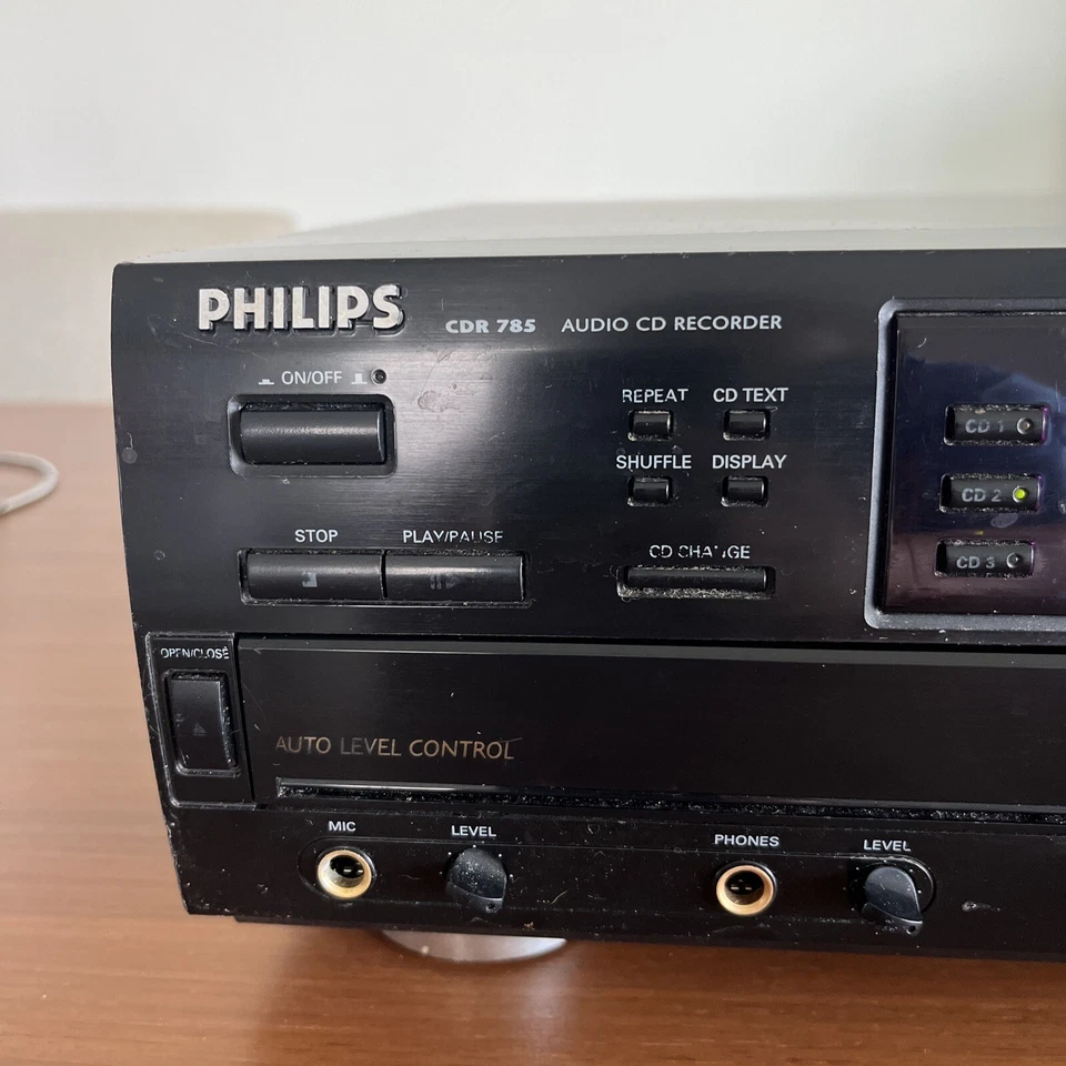 Philips CDR785 3-CD Changer . One CD is not working - Image 4 of 4