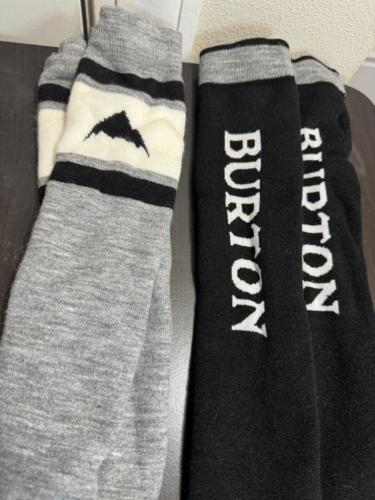 Men&rsquo;s Burton Weekend Midweight Snowboard Socks 2-Pack Med Black New without Tags
