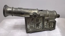 Vtg 60's JR Pirate Cap Cannon Jolly Rogers Callen Mfg. Corp. Metal Cast 4.5"x 2"