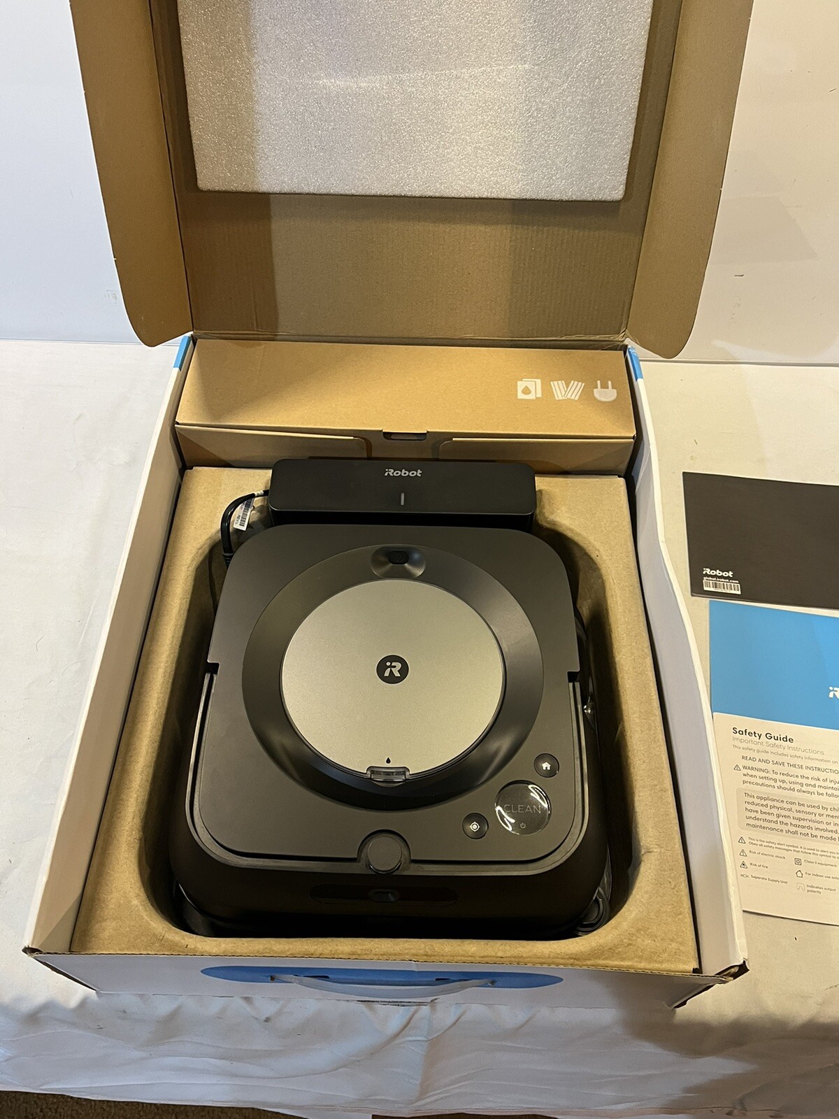 iRobot - Braava jet m6 Wi-Fi Connected Robot Mop - Black