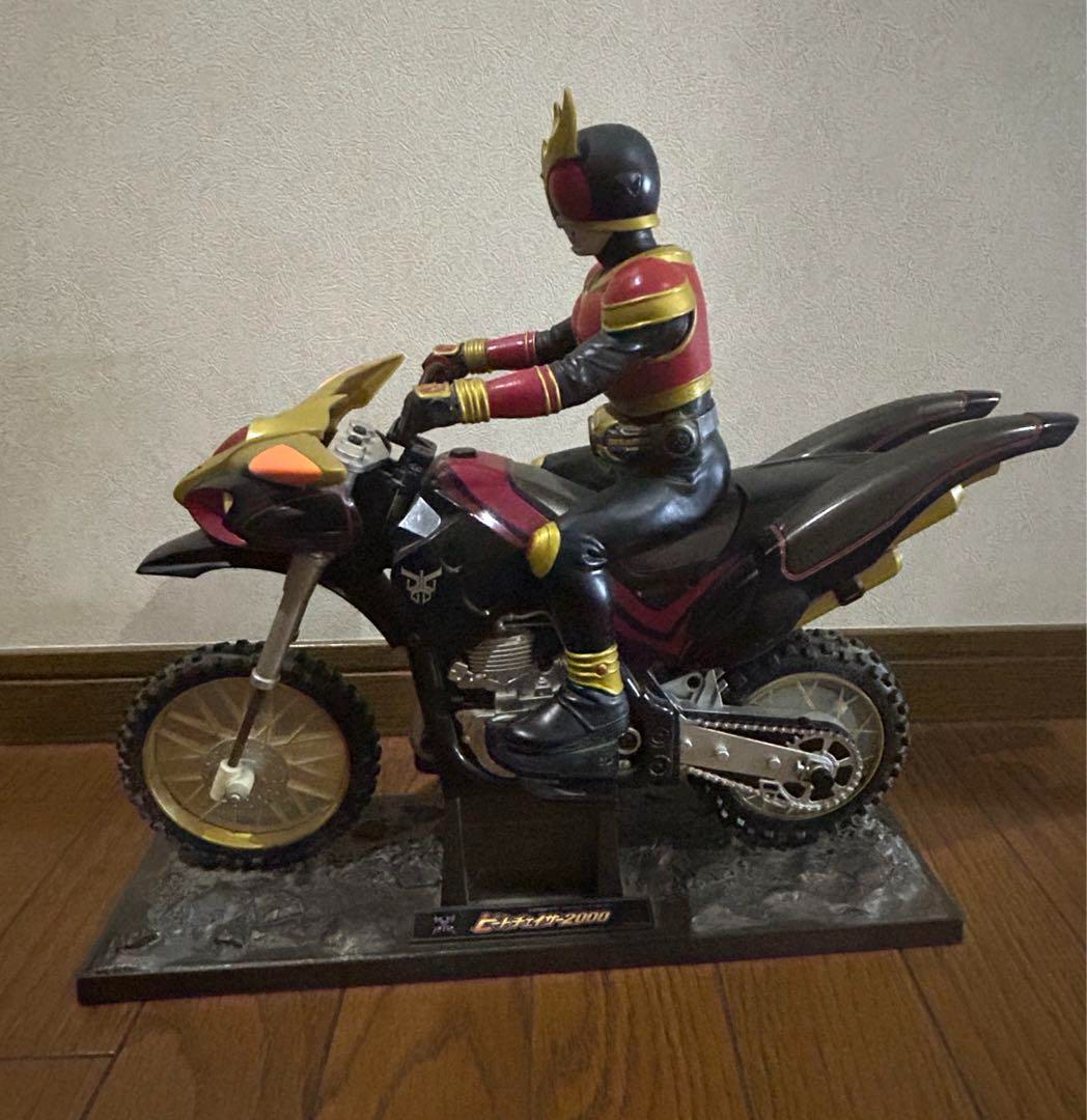 Bandai Kamen Rider Kuuga Beat Chaser 2000 R/C Motorcycle