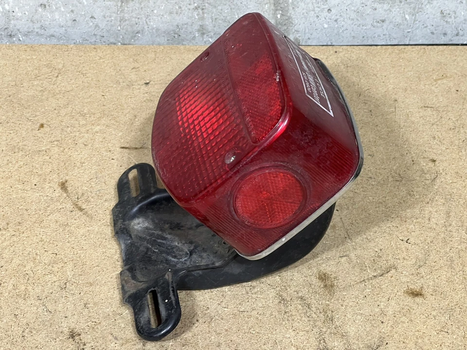 Luz trasera de policía y soporte de montaje Kawasaki KZ900 KZ1000 LTD Foto 2 de 4