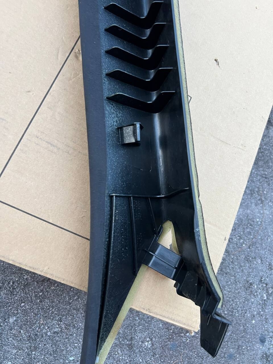 Maserati Ghibli 2017 OEM Front Left A‑Pillar Interior Trim – 670010334