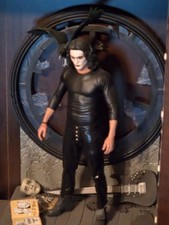 The Crow Diamond Select Gallery Window PVC Statue Diorama Eric Draven No Box