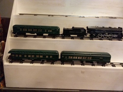 The American Flyer S gauge Set K5328 Meteor Passenger Set - Picture 7 of 16