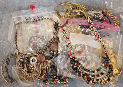 Jewelry Wearable Gypsy Lot 5 Lbs Necklaces Bracelets Earrings Reseller # 890