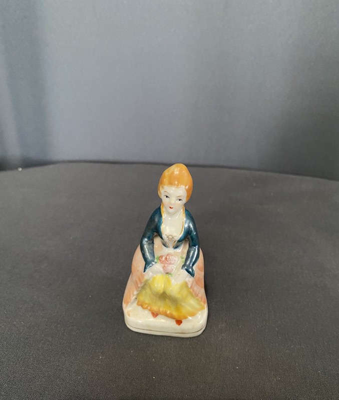 Vintage Colonial Woman Figurine - Made in Occupied Japan 3.5" Bisque/Porcelain
