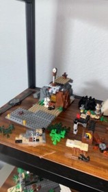 LEGO Indiana Jones: Temple of the Crystal Skull (7627)100% Complete Extra Pieces