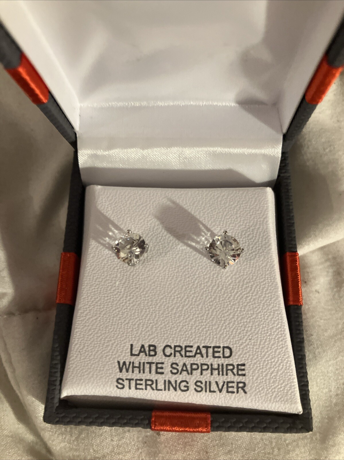 Dainty Gold Hoop Earrings for Everyday Wear-image