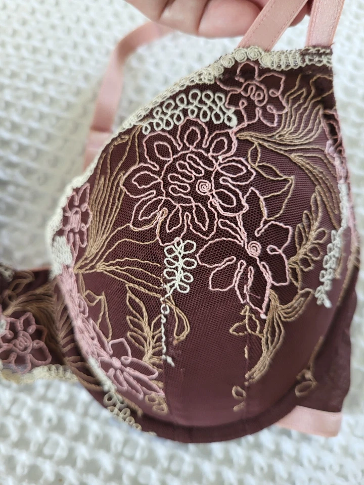 Hermoso sujetador con aros bordados Liz Claiborne 36B Foto 3 de 4