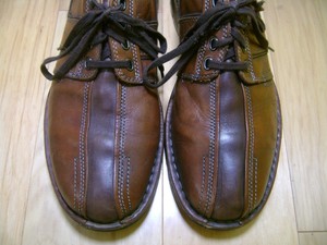 clarks two tone shoes
