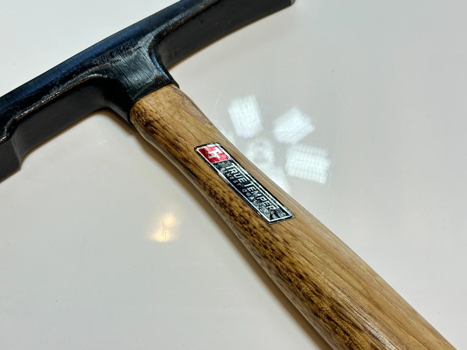NEW True Temper USA Brick Hammer 11B, Wood Handle w/ Mason Rock Stone Chisel End - Image 3 of 4
