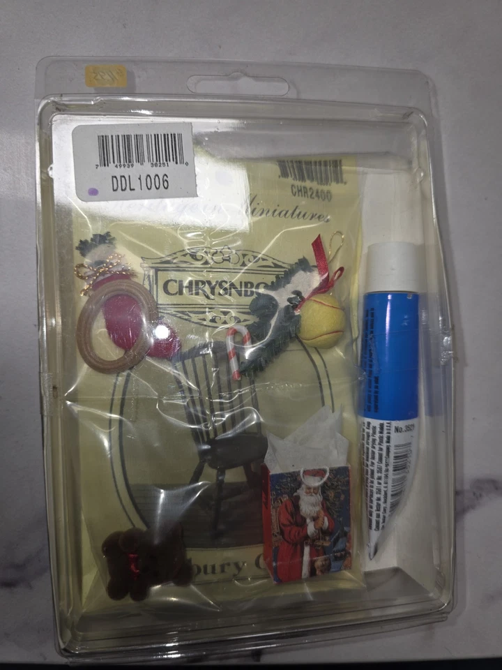 Dollhouse Miniature - Dee's Mini Gifts - Personalized Gift Kit - Christmas Theme - Image 3 of 3