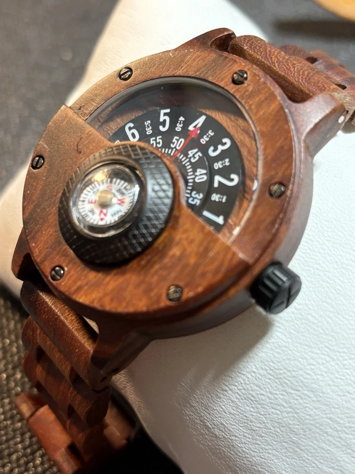 Caja de reloj de madera esfera única con brújula, movimiento Japón 46 mm, batería nueva Foto 4 de 4
