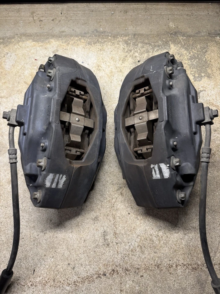 Conjunto de pinça de freio dianteiro Cadillac XTS Brembo 2013-2019 esquerda e direita fabricante de equipamento original - Imagem 4 de 4