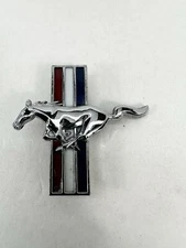 05 06 07 08 09 Ford Mustang LEFT DRIVER Side Fender Emblem Logo Badge Sign OEM