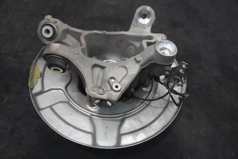 Подшипник ступицы заднего правого шпинделя кулака 33306854118 от оригинального производителя BMW 840i 850i G16 - Изображение 3 из 4