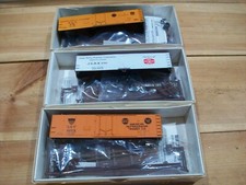 HO Scale Walthers 3Cars Assorted Freight Cars Kits Lot 4074