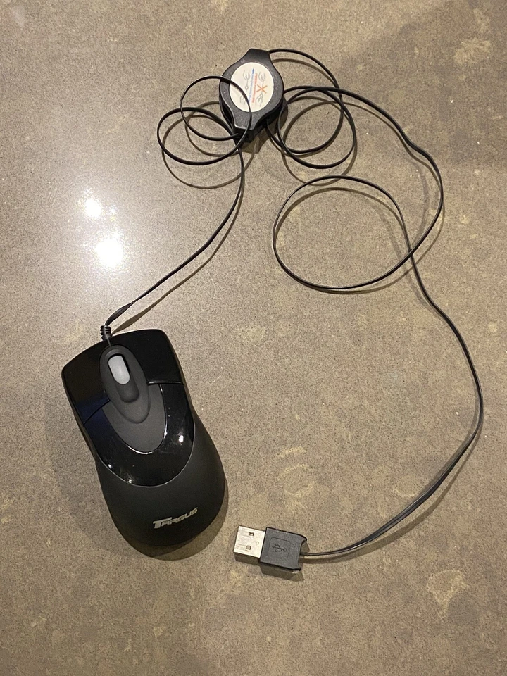 Targus Compact Retractable 4-foot USB Corded Mouse - Black- AMU75US - For PC/Mac - Image 2 of 4